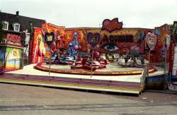1997 Opbouw: collectie H. van Oers 1997, Kermis, Opbouw, Tilburg, Tilburgse kermis