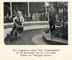 1954: collectie M. van Gisbergen 1954, Kermis, Tilburg