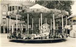1953: collectie H. van Oers 1953, Kermis, Tilburg